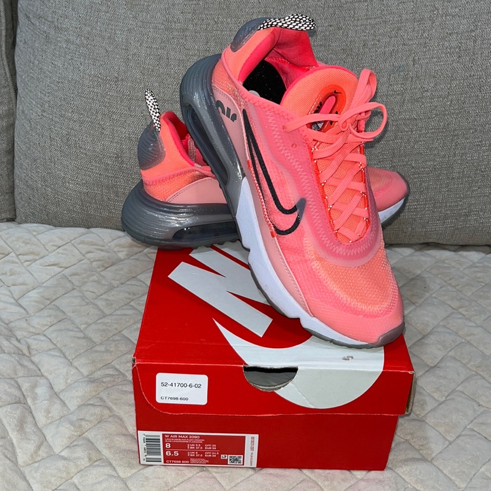 Nike- W Air Max 2090